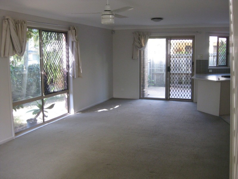 1/12 Gordon Street, Labrador QLD 4215