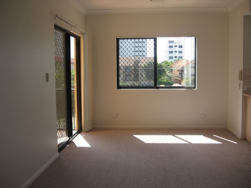 10/143 Frank Street, Labrador QLD 4215