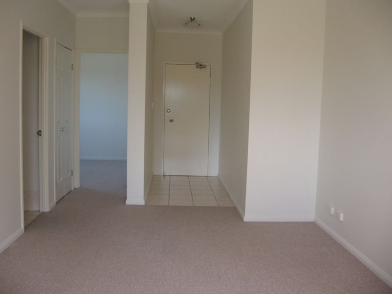 10/143 Frank Street, Labrador QLD 4215