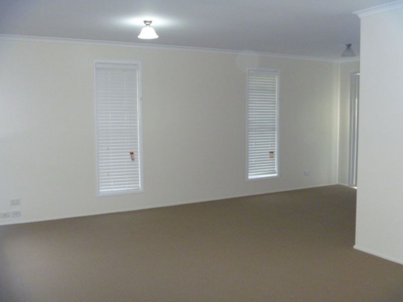 23 Village Way, Oxenford QLD 4210