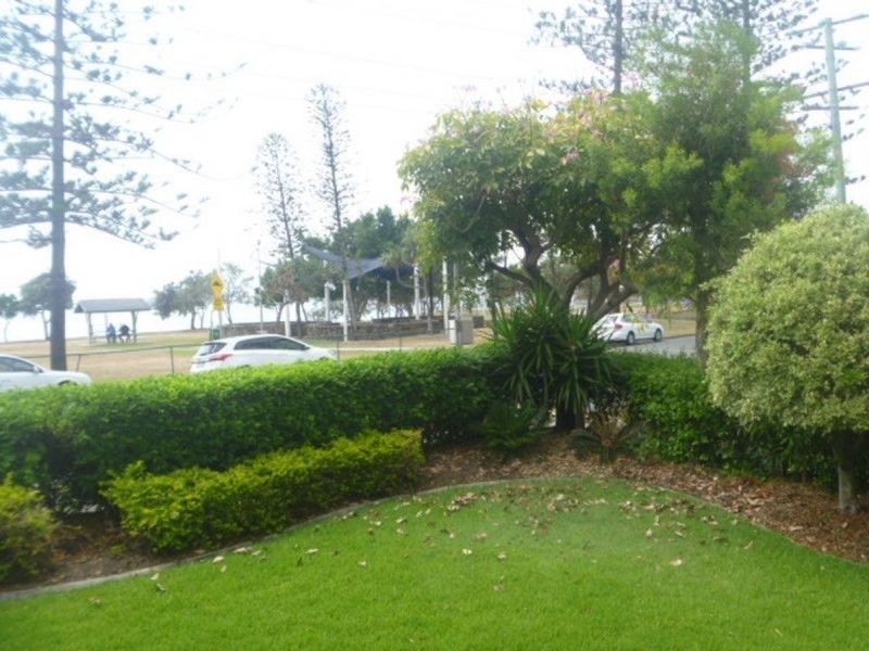 2/194 Marine Parade, Labrador QLD 4215