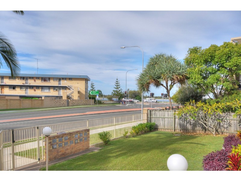 1/10 Brisbane Road, Labrador QLD 4215