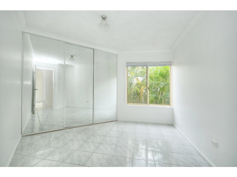 1/10 Brisbane Road, Labrador QLD 4215