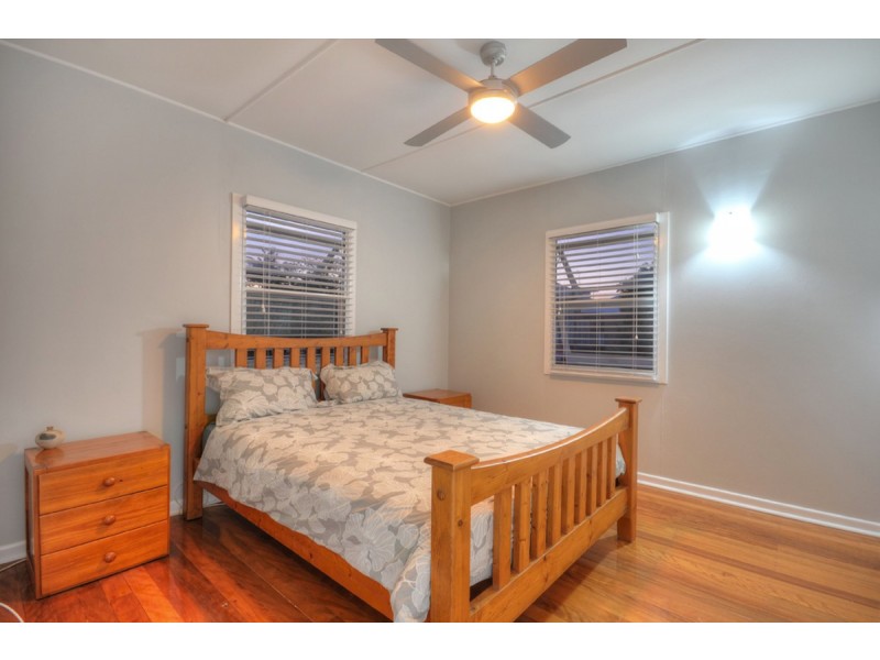 14 Bath Street, Labrador QLD 4215