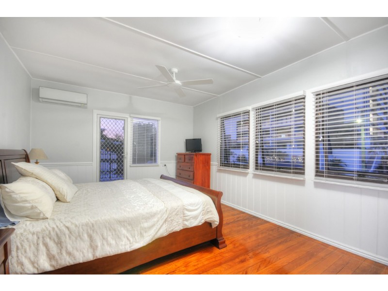 14 Bath Street, Labrador QLD 4215