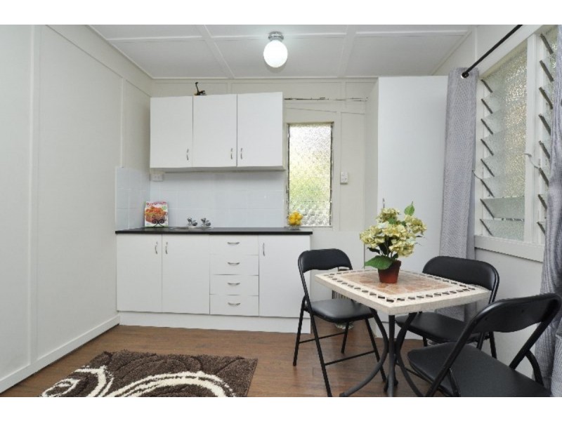 1/187 Muir Street, Labrador QLD 4215