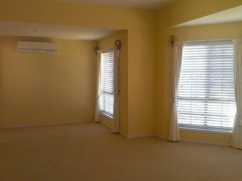 33 Santa Isobel Boulevard, Pacific Pines QLD 4211