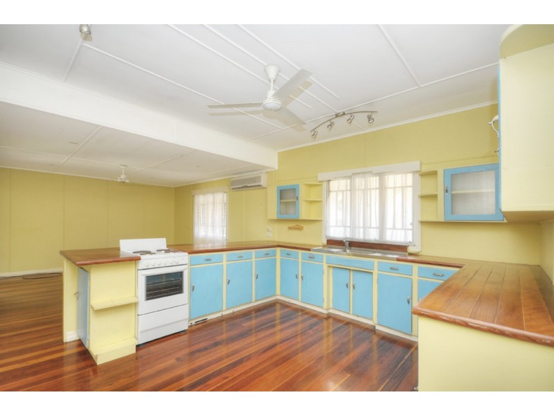 6 Kerr Avenue, Southport QLD 4215