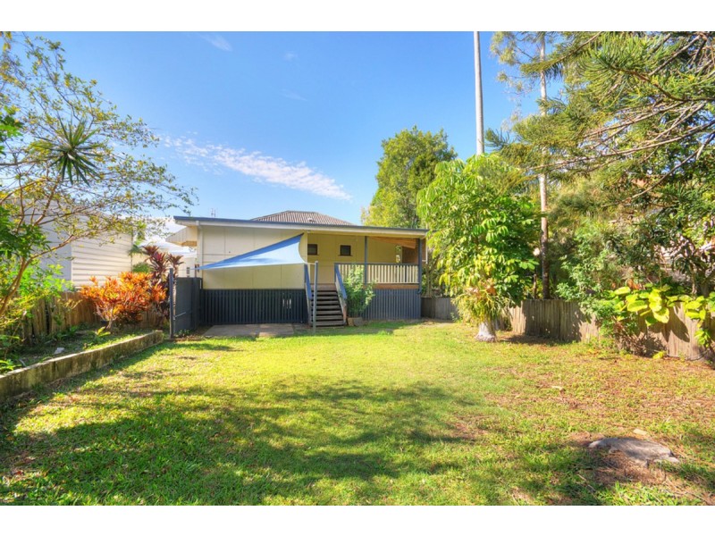6 Kerr Avenue, Southport QLD 4215