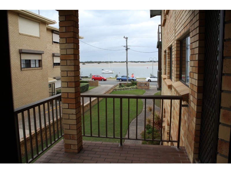 4/252 Marine Parade, Labrador QLD 4215