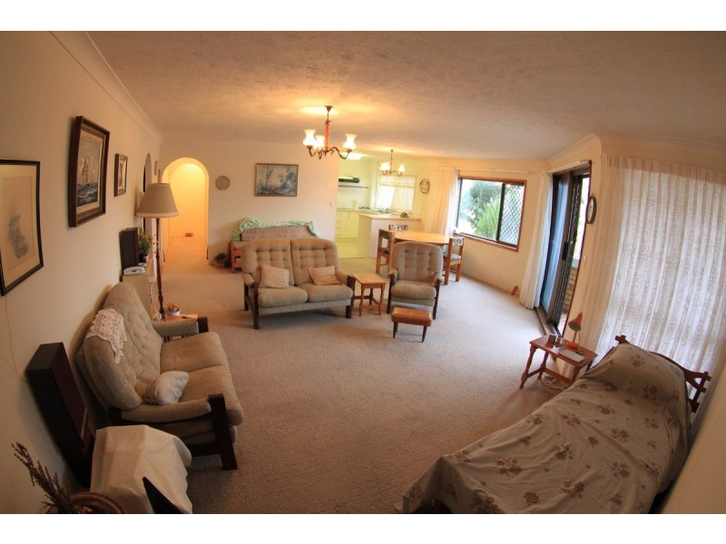 4/252 Marine Parade, Labrador QLD 4215