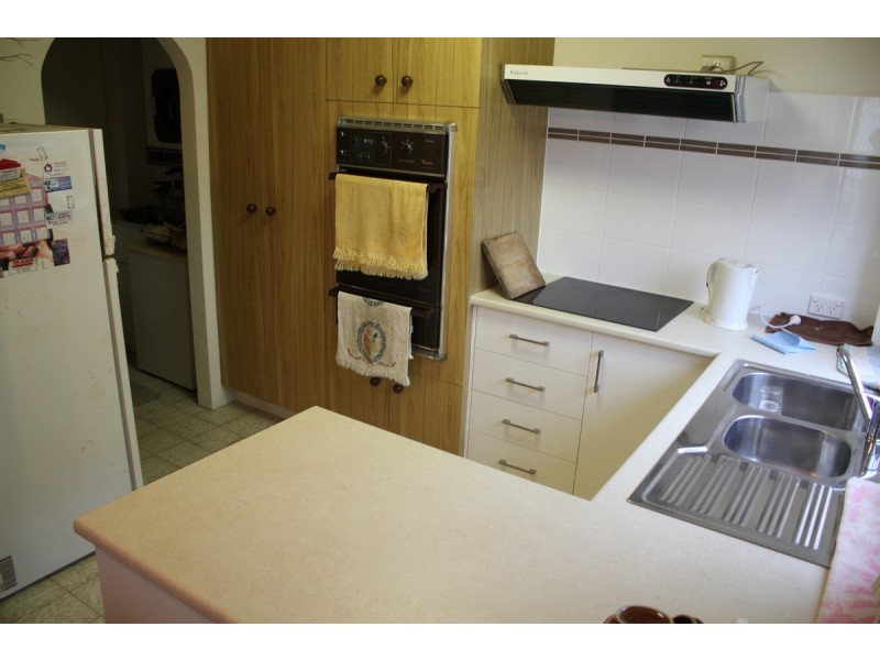 4/252 Marine Parade, Labrador QLD 4215