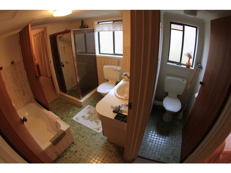 4/252 Marine Parade, Labrador QLD 4215