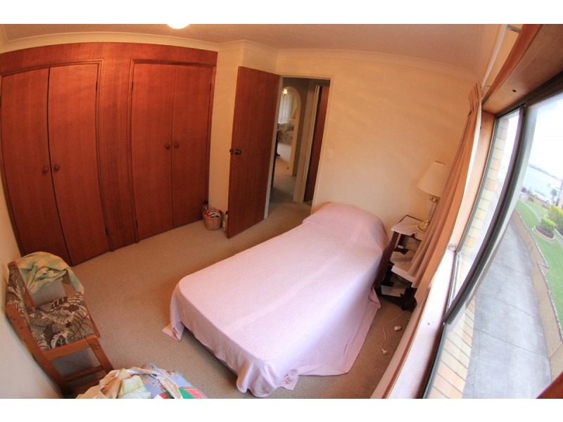 4/252 Marine Parade, Labrador QLD 4215