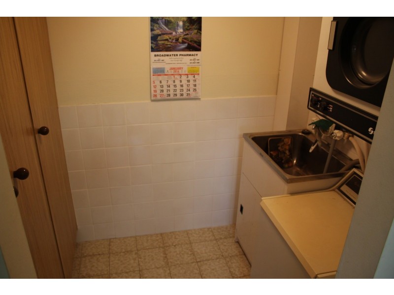 4/252 Marine Parade, Labrador QLD 4215