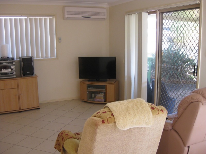 1/10 Gemma Glade, Labrador QLD 4215