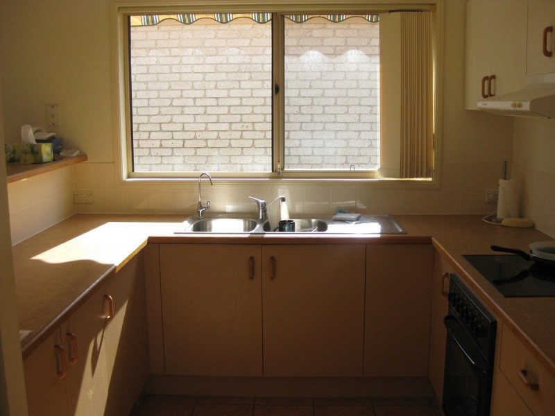 1/10 Gemma Glade, Labrador QLD 4215