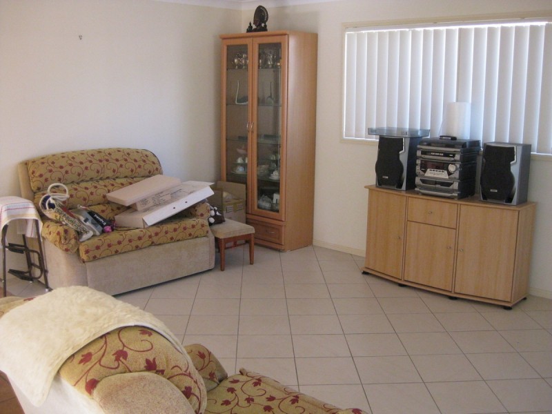 1/10 Gemma Glade, Labrador QLD 4215