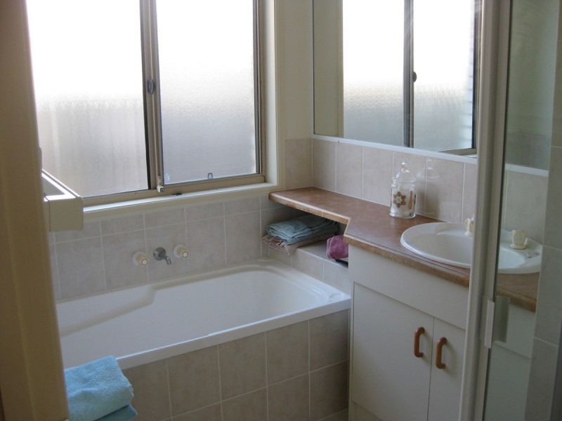 1/10 Gemma Glade, Labrador QLD 4215