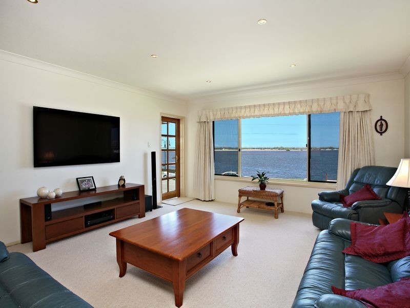 5/266 Marine Parade, Labrador QLD 4215