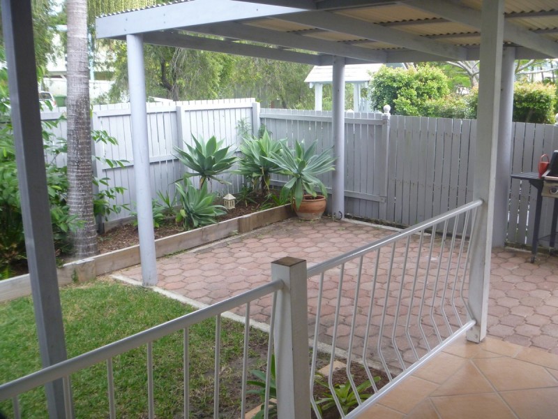 7 Saltash Street, Labrador QLD 4215