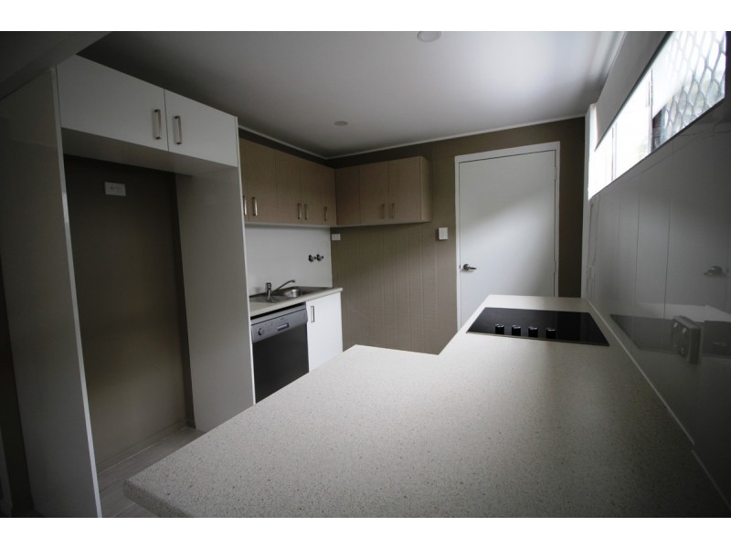 1a/56 Imperial Parade, Labrador QLD 4215