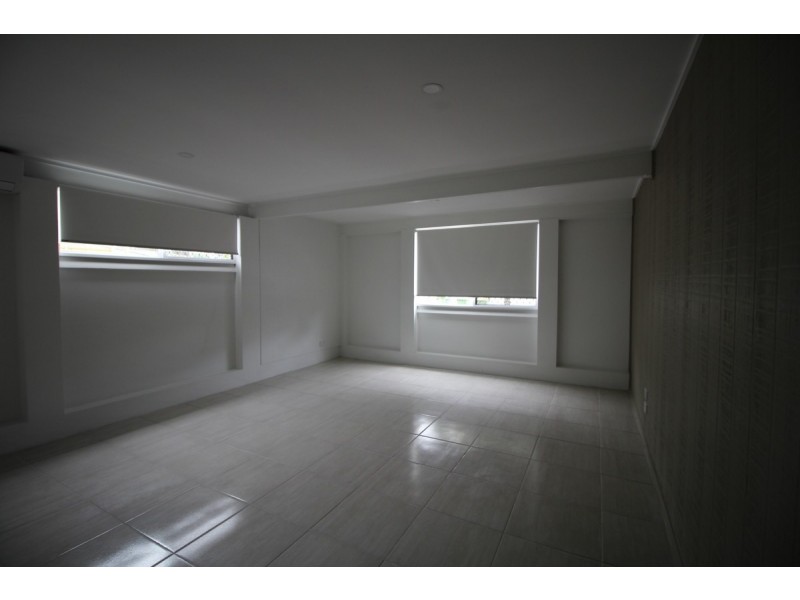 1a/56 Imperial Parade, Labrador QLD 4215