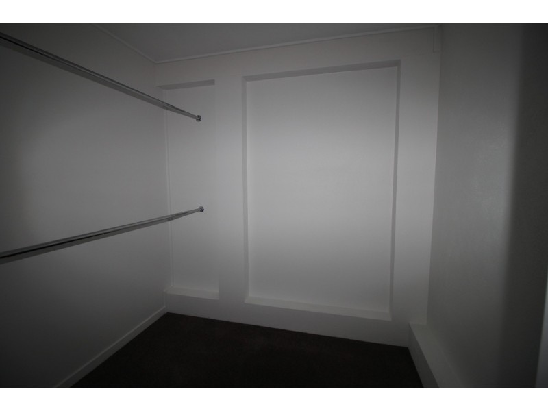 1a/56 Imperial Parade, Labrador QLD 4215