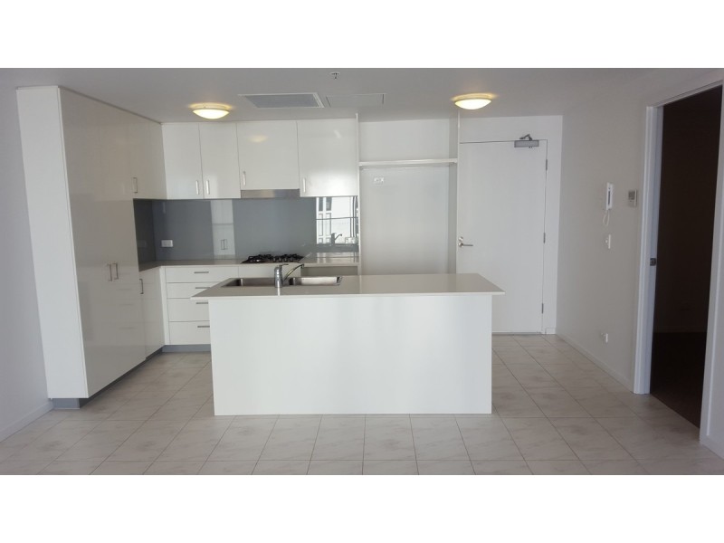 612/17 Bath Street, Labrador QLD 4215