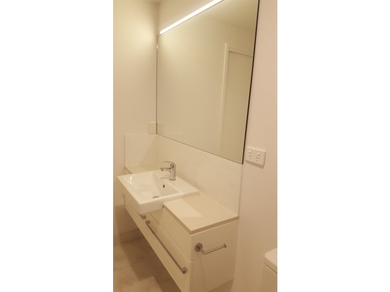 612/17 Bath Street, Labrador QLD 4215