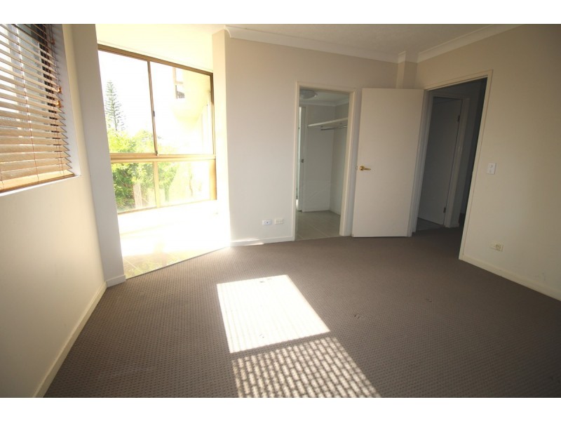 1/534 Marine Parade, Biggera Waters QLD 4216