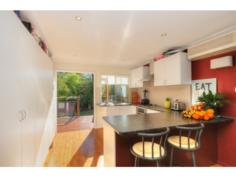 31 Kuranga Avenue, Southport QLD 4215