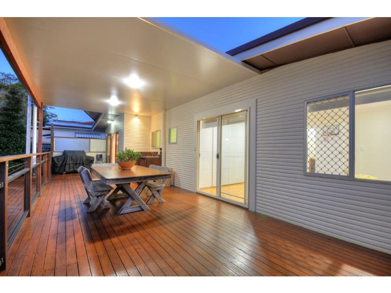 31 Kuranga Avenue, Southport QLD 4215