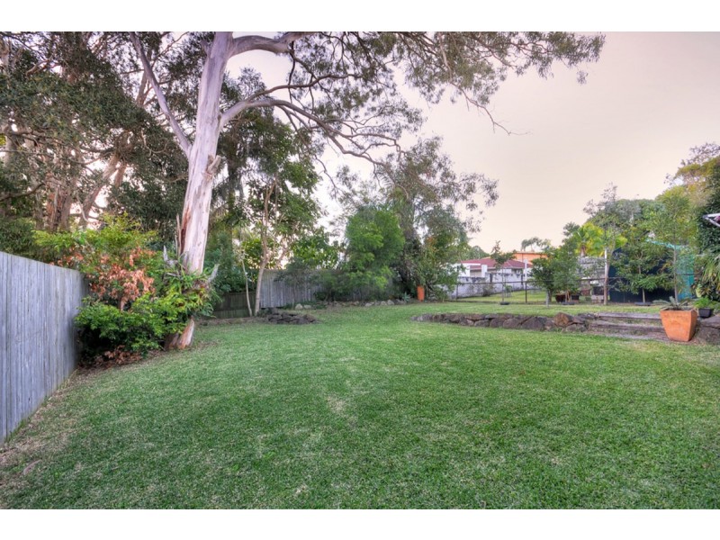 31 Kuranga Avenue, Southport QLD 4215