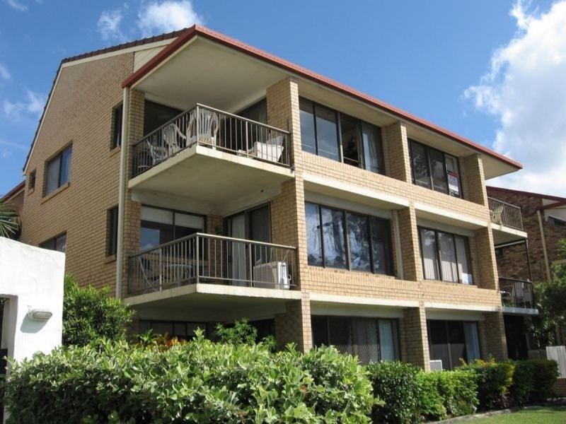 5/4 Broad Street, Labrador QLD 4215