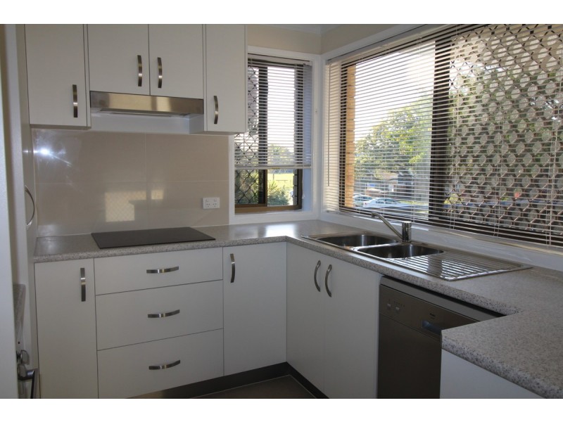 5/4 Broad Street, Labrador QLD 4215