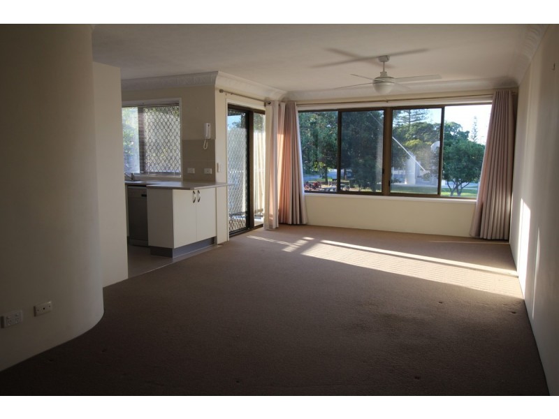 5/4 Broad Street, Labrador QLD 4215