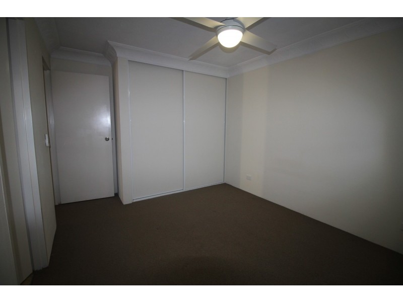 5/4 Broad Street, Labrador QLD 4215
