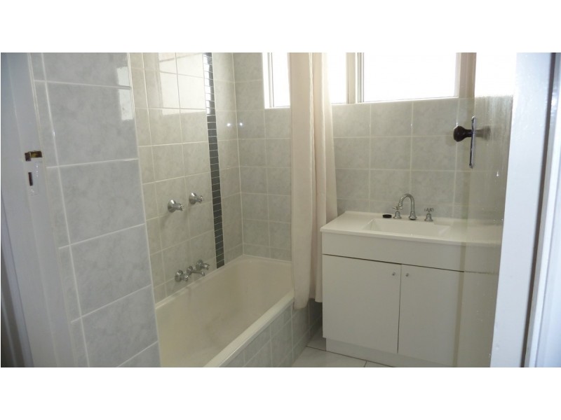 90 Musgrave Avenue, Southport QLD 4215