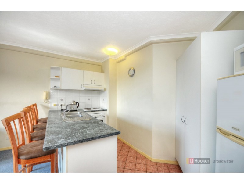 17/10-12 Bath Street, Labrador QLD 4215