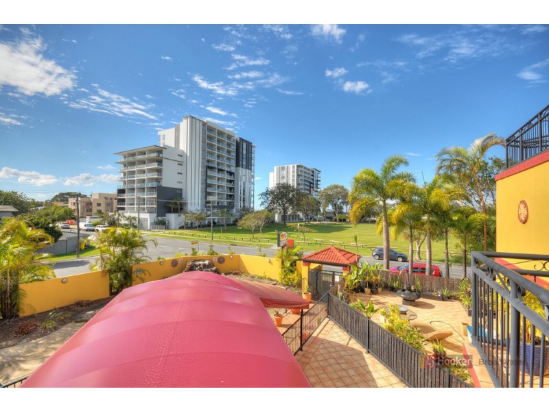 17/10-12 Bath Street, Labrador QLD 4215