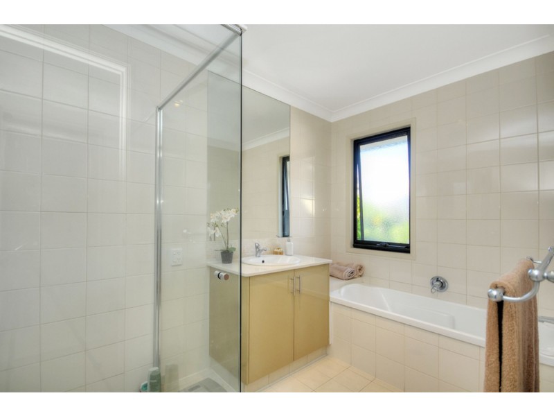 2/8-10 Gordon Street, Labrador QLD 4215