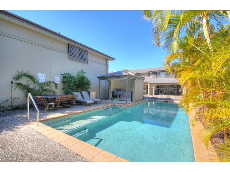 2/8-10 Gordon Street, Labrador QLD 4215