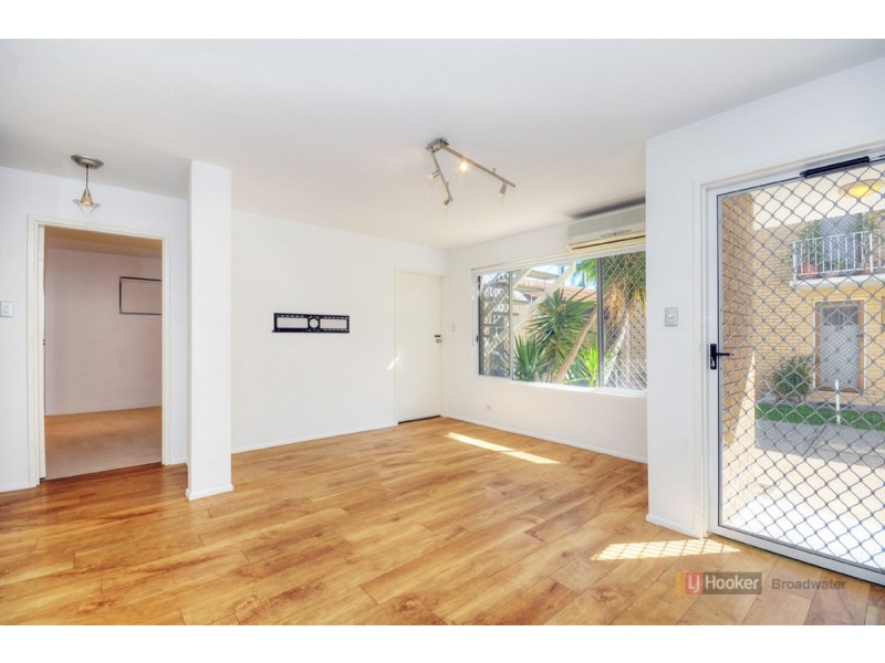 1/59 Bayview Street, Runaway Bay QLD 4216