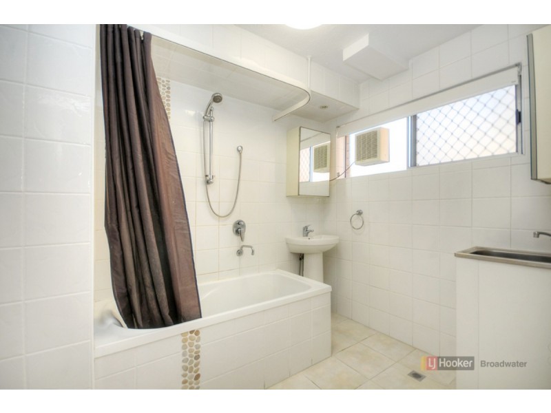 1/59 Bayview Street, Runaway Bay QLD 4216