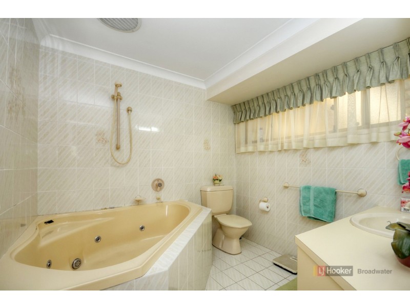 12 Essendon Close, Arundel QLD 4214