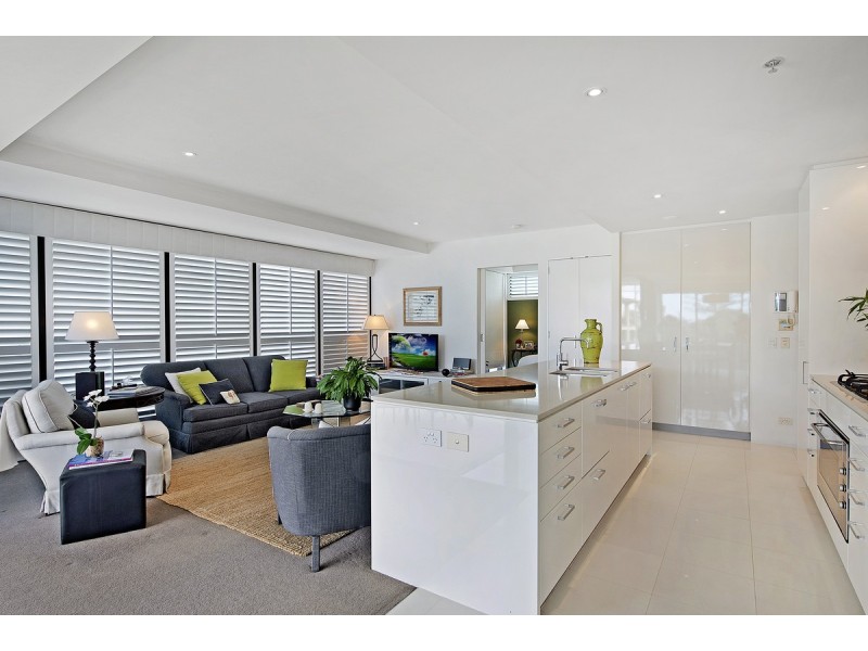 205/230 Marine Parade, Labrador QLD 4215