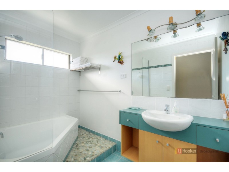 49 Central Street, Labrador QLD 4215