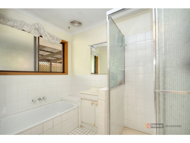 1/179 Olsen Avenue, Labrador QLD 4215