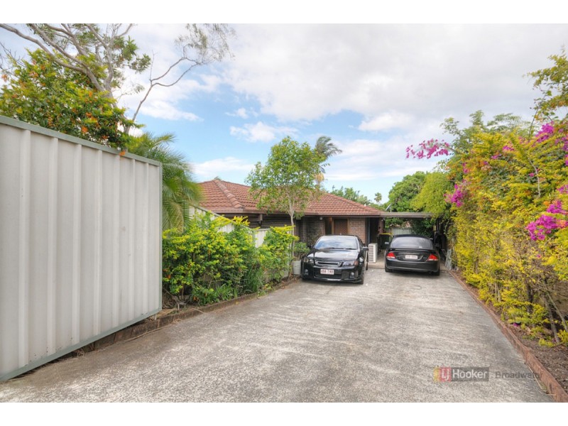 1/179 Olsen Avenue, Labrador QLD 4215